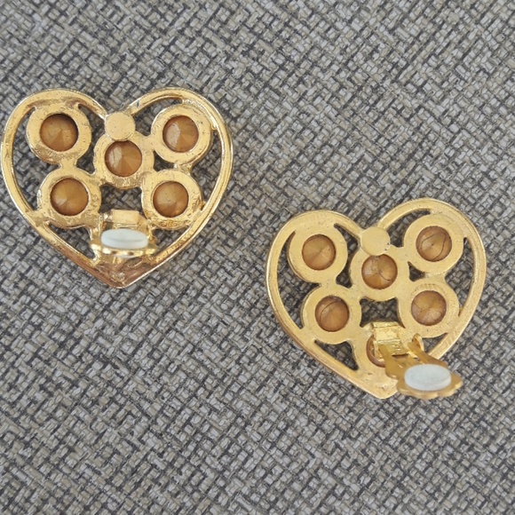 Beautiful Norma Jean Heart Shaped Crystal Earrings - Picture 3 of 6